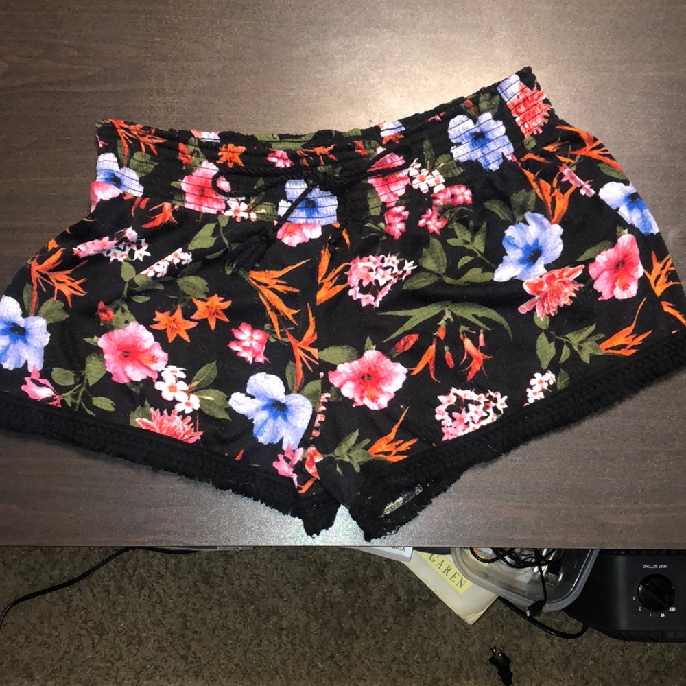 Flower patterned cute shorts🌸